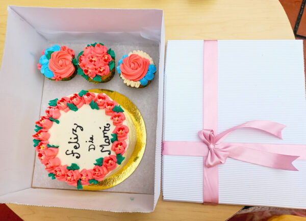 Celebra el Día de la Madre con esta deliciosa caja de regalo