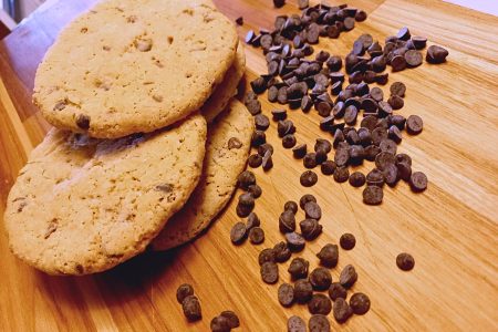 Deliciosas galletas chocochips hechas en casa.